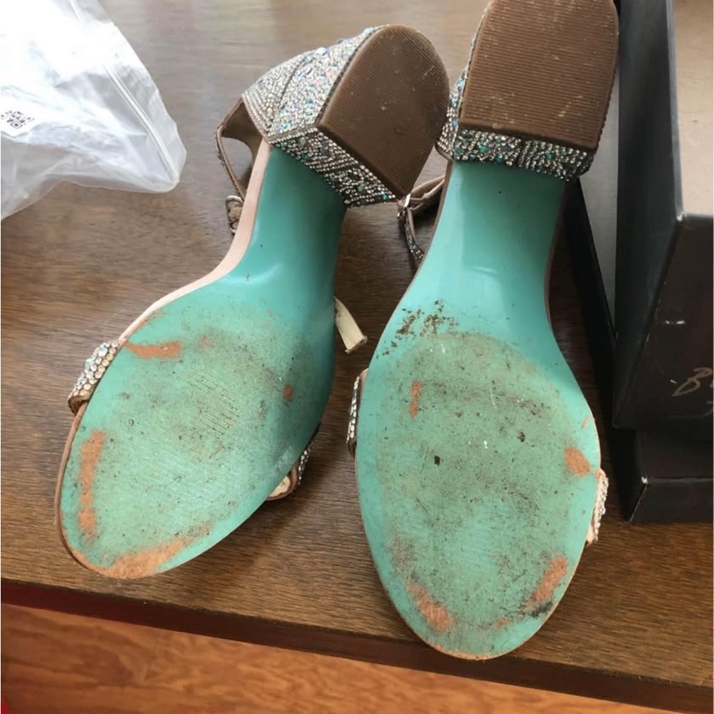Betsey Johnson size 8 Mari Champagne wedding bridesmaid sparkly shoes. - Picture 4 of 4